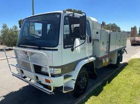 Fire Truck Hino 4x4 2000L SN1030 - picture0' - Click to enlarge