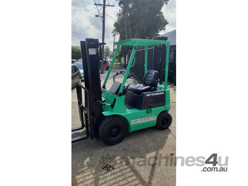 Mitsubishi 1000kg compact forklift 3m lift height Diesel 
