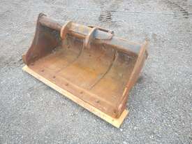 970mm Mud Bucket to suit 3 Ton Excavator - picture0' - Click to enlarge