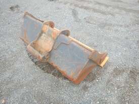 970mm Mud Bucket to suit 3 Ton Excavator - picture2' - Click to enlarge
