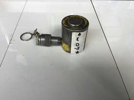 Enerpac 10 Ton Hydraulic Single Acting Low Height Cylinder RCS101 - Used Item - picture0' - Click to enlarge