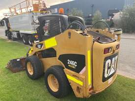Skid Steer CAT246C 4341 hours - picture2' - Click to enlarge