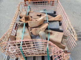 CAGE COMPRISING OF ASSORTED BUCKET TEETH (UNUSED) - picture0' - Click to enlarge