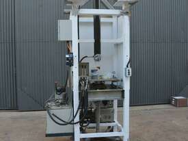 Hydraulic dual action product compaction press vacuum pump degassing - picture0' - Click to enlarge