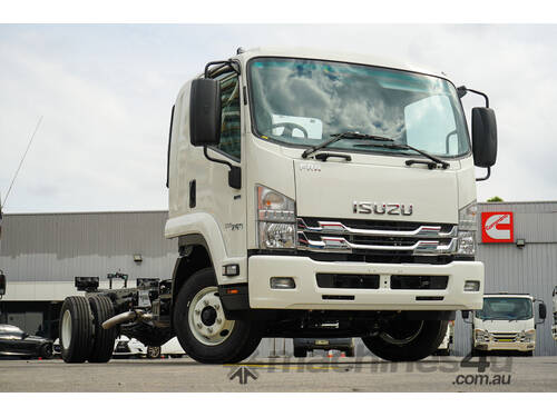 2021 Isuzu FRR 110-260 LWB - Cab Chassis