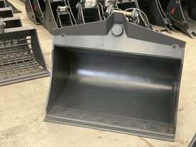 Hire 5 Ton Hydraulic Tilt Bucket 1200 mm Hire - picture0' - Click to enlarge