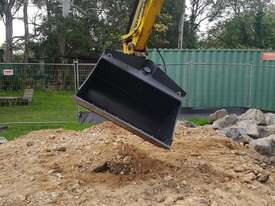 Hire 5 Ton Hydraulic Tilt Bucket 1200 mm Hire - picture0' - Click to enlarge