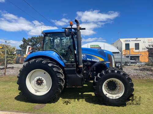 Tractor New Holland T8010 220HP 4x4 Front suspension 3PL Top con steering