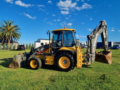 Volvo BL71B Backhoe Loader