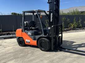 Forklift 3.5T Toyota 2017 Model - picture0' - Click to enlarge