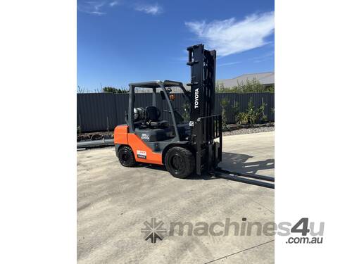 Forklift 3.5T Toyota 2017 Model