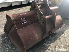 Excavator Mud Bucket, 1,800mm - picture0' - Click to enlarge