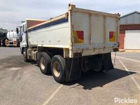 2010 Mitsubishi Fuso FV500 - picture2' - Click to enlarge