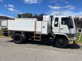 Truck Fire Truck Hino 4x4 1996 39713km 2000L SN1457 - picture0' - Click to enlarge