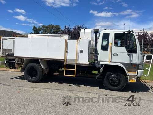 Truck Fire Truck Hino 4x4 1996 39713km 2000L SN1457