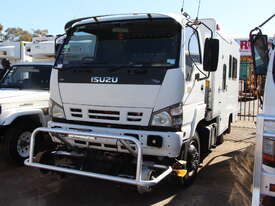 2006 ISUZU N5NP AMBULANCE TRUCK - picture1' - Click to enlarge