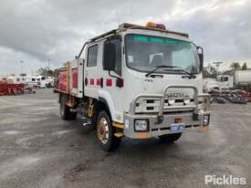 2010 Isuzu FSS 4x4 Firetruck - picture0' - Click to enlarge