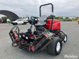 Toro ReelMaster 5610 Front & Centre Mount Reel Mower - picture1' - Click to enlarge