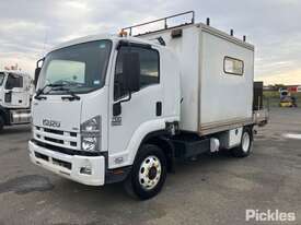 2011 Isuzu FSR 700 Crane Truck (Service Body) - picture1' - Click to enlarge