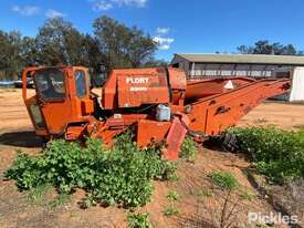 2016 Flory Industries 8500 Self Propelled Harvester - picture2' - Click to enlarge