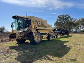 New Holland TX66 Combine Harvester  - picture0' - Click to enlarge