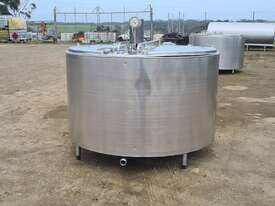 2200lt STAINLESS STEEL TANK, MILK VAT - picture0' - Click to enlarge