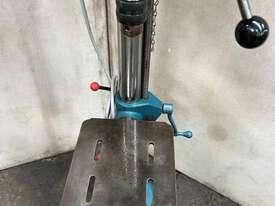 Waldown Variable speed pedestal drill - picture2' - Click to enlarge