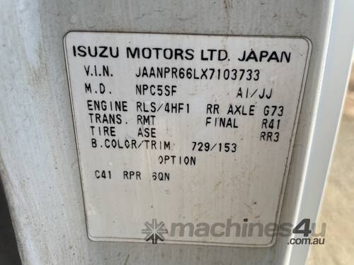 1999 Isuzu NPR 200 Water Truck