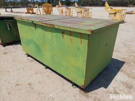 Rigging Box, Steel Construction, Internal Compartments and Hangers, 2 Section Hinged Lid, Lockable,  - picture0' - Click to enlarge