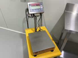 OHAUS Benchtop Scales - picture0' - Click to enlarge