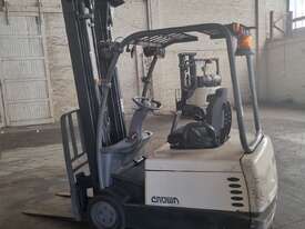 Crown forklift for sale-3 wheel electric 6120mm lift height 1.4 Ton plus charger - picture0' - Click to enlarge