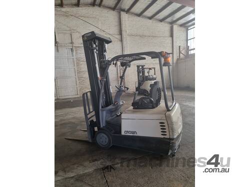 Crown forklift for sale-3 wheel electric 6120mm lift height 1.4 Ton plus charger