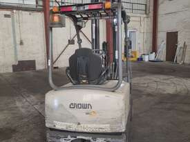 Crown forklift for sale-3 wheel electric 6120mm lift height 1.4 Ton plus charger - picture1' - Click to enlarge