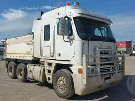 Freightliner Agosy - picture0' - Click to enlarge