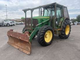 John Deere 6820 Tractor - picture1' - Click to enlarge