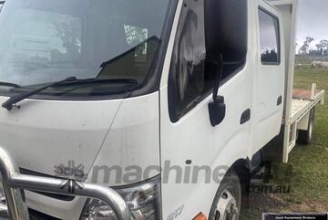 2017 Hino 300 Series Dual Cab Tray Truck, E.M.U.S TS786 2017 Hino 300 Series Dual Cab Tray Truck, E.M.U.S TS786