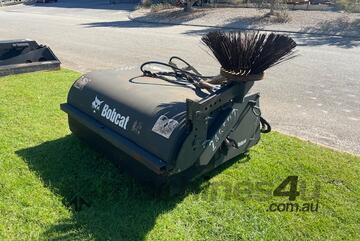 Road Broom Bobcat 2014 60 inch with side broom and catching bin