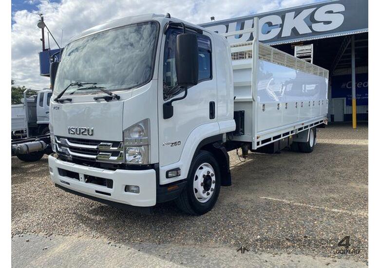 Buy Used Isuzu 2016 Isuzu FSR 140-260 White Beavertail 7 8l 4x2 ...