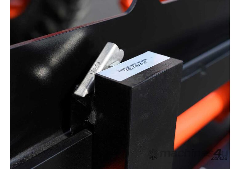 caption FINER HYDRAULICS - 2500kg Tractor Pallet Forks - 3PL