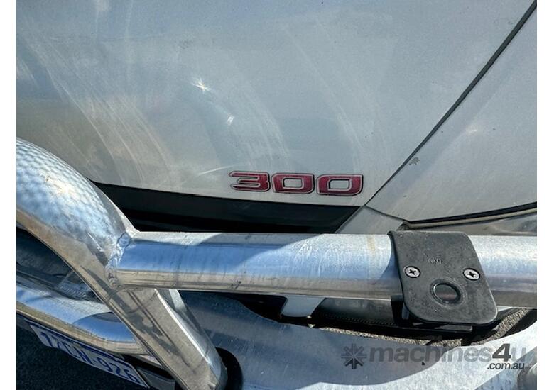 caption Truck Hino 300 617 Ex-govt Car license 6 speed manual 1ECN926 SN1665