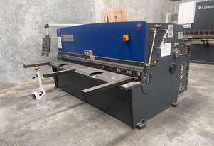 Madison 2500 x 4mm Guillotine near new