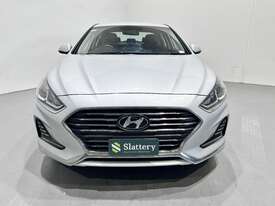 2018 Hyundai Sonata  Petrol (Ex Defence) - picture0' - Click to enlarge