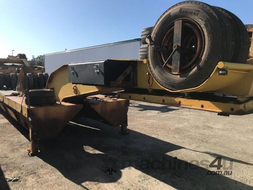 1995 Boomer 4 Row of 8 Swing Wing Low Loader Trailer