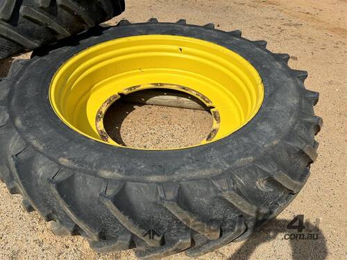 JOHN DEERE INNER RIM & TYRE  480/80R50