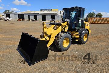2021   / Near New Caterpillar 908M Compact Wheel Loader *CONDITIONS APPLY*