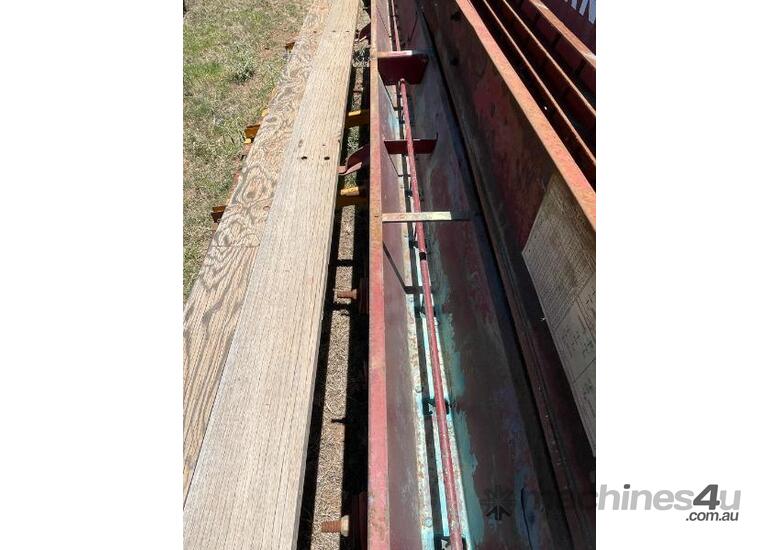 caption INTERNATIONAL 511 COMBINE