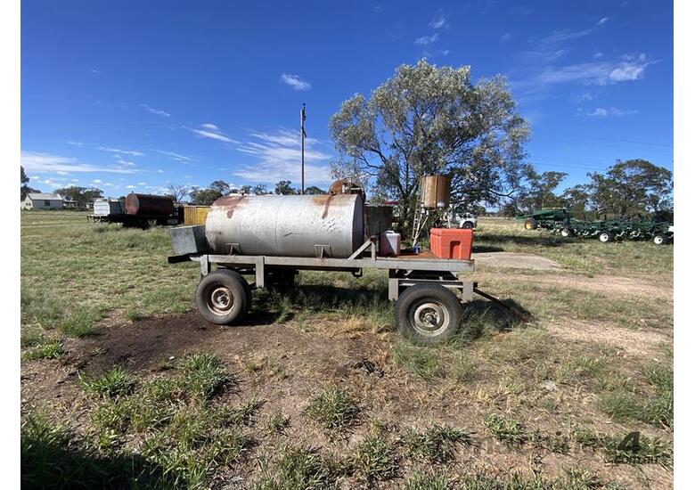caption CUSTOM 2000L Fuel Trailer