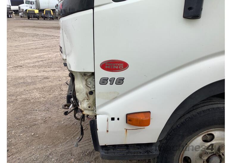 caption 2008 Hino 300 616 Curtainsider