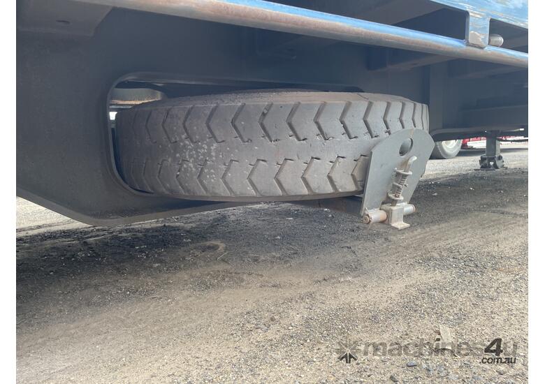 caption 2023 AAA Trailers MTAWLL Tri Axle Drop Deck Widener