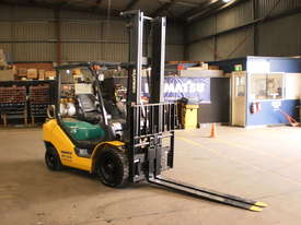 2.5 ton 4.5 mt Lift - picture1' - Click to enlarge